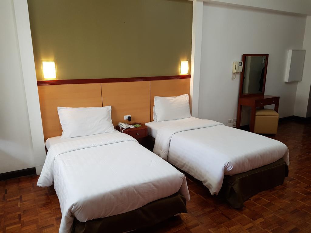 Bsa Tower Serviced Residences Makati City Exterior photo